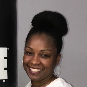 Meet your Posher, Monique